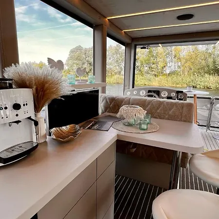 Luxboot Caju Waren (Mueritz)